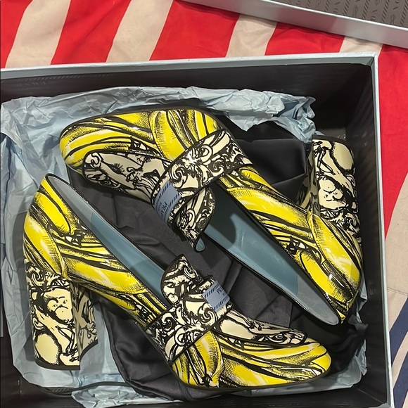 Prada Milano White Box - Picture 3 of 6